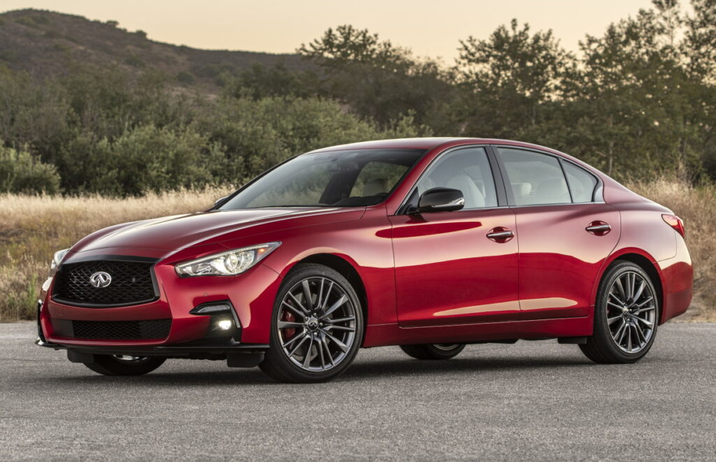 Фото 38 — Обзор Infiniti Q50